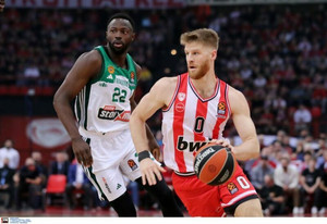 Δείτε πώς ο Ολυμπιακός νίκησε με 71-65 τον Παναθηναϊκό (video)