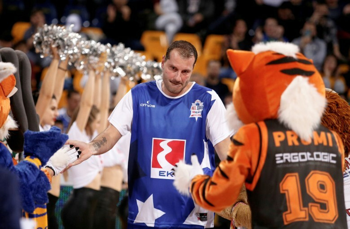 “PICK N ROLL” με Μιχάλη Κακιούζη και Λούντμπεργκ στην COSMOTE TV