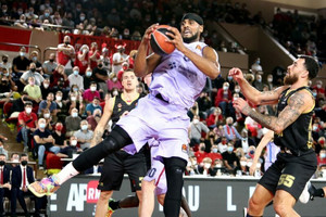 Euroleague: Ο Μπράντον Ντέιβις MVP της 4ης αγωνιστικής (video)