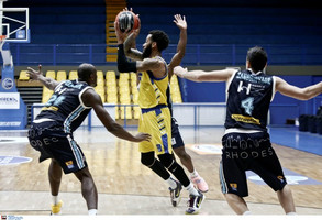 Δείτε πώς το Περιστέρι νίκησε τον Κολοσσό με 84-81 (video)