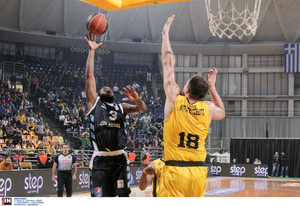 Άρης - Κολοσσός 85-87 (2η παρ): Μόρις Vs Μπρέιζελτον, από μηχανής... Τζάκσον! (pics)