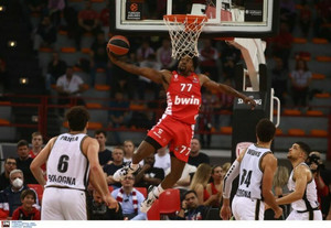 Διαστημικός Ολυμπιακός ισοπέδωσε 117-71 τη Βίρτους Μπολόνια (vid &amp; pics)