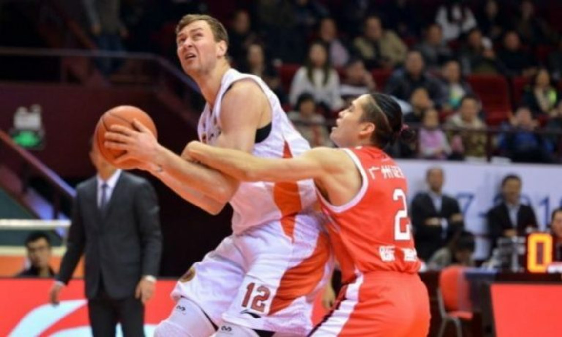 Τα χάλασε με τους Σανγκάη Σαρκς ο Μοτεγιούνας κι έμεινε ελεύθερος!