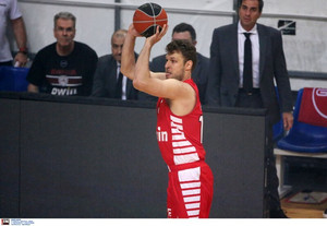 Basket League: MVP και πιο δημοφιλής παίκτης για 2η σερί σεζόν ο Βεζένκοφ