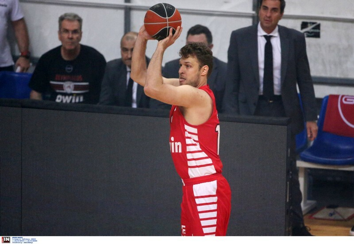 Basket League: MVP και πιο δημοφιλής παίκτης για 2η σερί σεζόν ο Βεζένκοφ