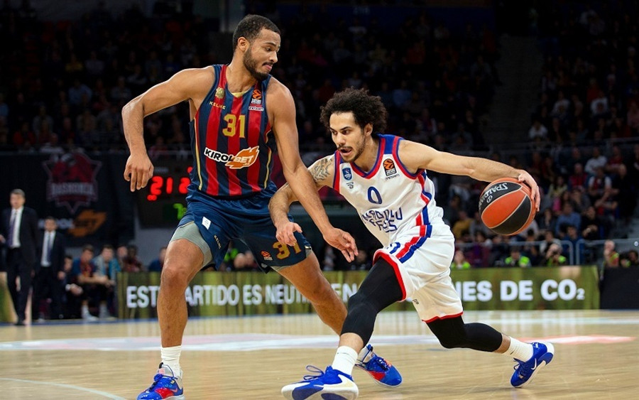 &quot;Καλπάζει&quot; η Εφές, 102-77 την Μπασκόνια (vid)