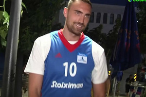 Μιλουτίνοβ: &quot;Έφυγαν δύο παίκτες-κλειδιά&quot; (vids)