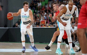 Ντόντσιτς: Triple-double με Μαυροβούνιο, νίκη 104-100 η Σλοβενία (vid)