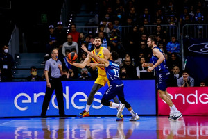 Liga Endesa: Βίοι αντίθετοι για Μπαρτσελόνα-Ρεάλ (vids)