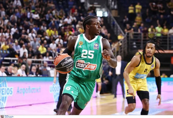 Παναθηναϊκός: Αποθέωση έξω από το Nick Galis Hall και &quot;Ναν δεν θα πας πουθενά&quot;! (vids)