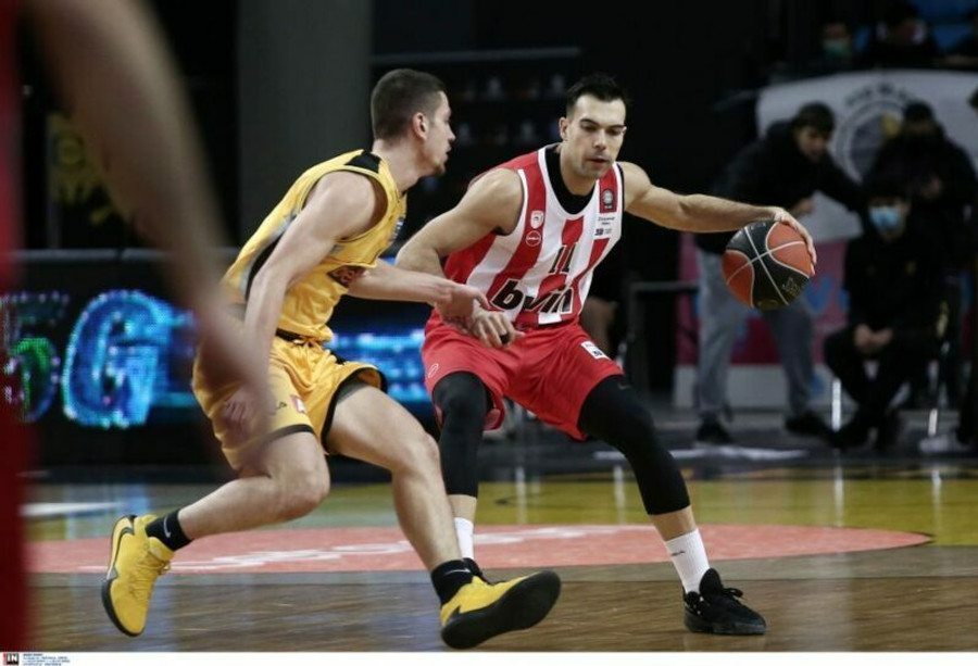 ΑΕΚ–Ολυμπιακός 74-80: Επική ανατροπή από το -16 με &quot;διπλό&quot; Σλούκα! (gallery)