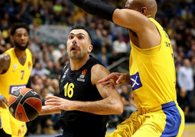 Ο Σλούκας νίκησε τον Σφαιρόπουλο, η Φενέρ 74-70 στο Τελ Αβίβ (video)