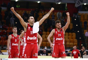 EuroLeague: Βεζένκοφ και Σλούκας υποψήφιοι MVP της σεζόν! (vids)