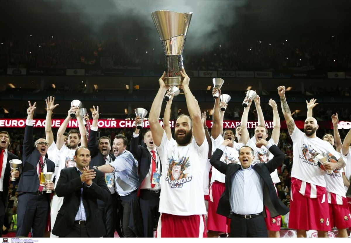 Η επέτειος του &#039;&#039;ερυθρόλευκου&#039;&#039; back to back! (pic-vid)