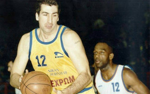 Επιστροφή και βράβευση για Λανς Μπέργουολντ στο Περιστέρι (video)