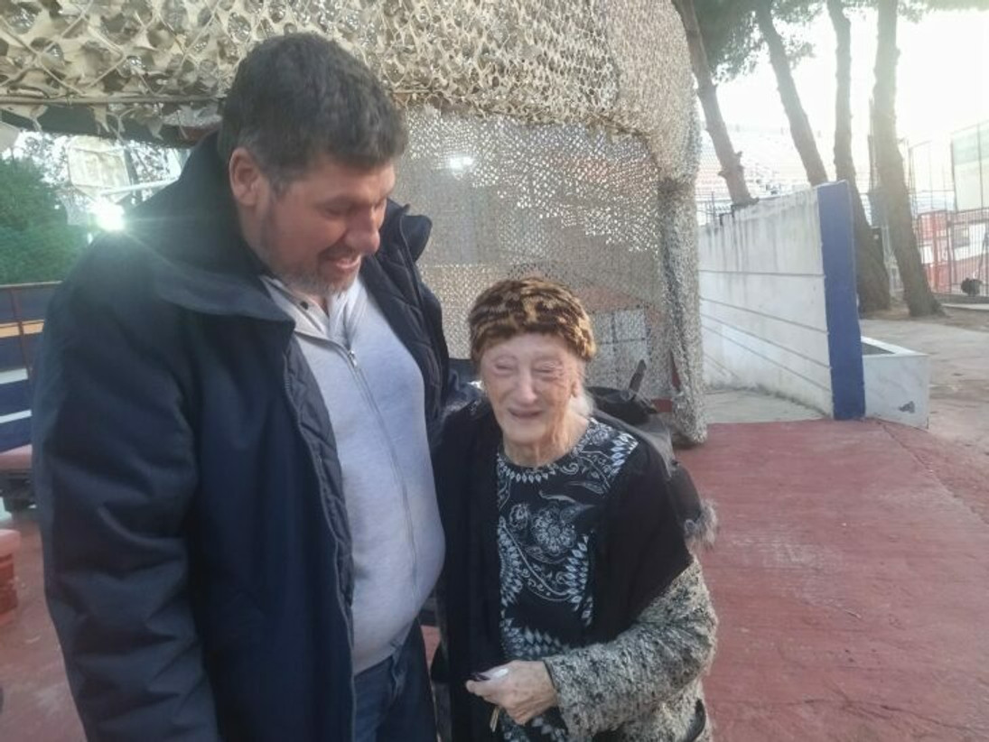 Πανιώνιος: Η Δήμητρα Ζαπονίδου συνάντησε τον Φάνη και έπαιξε μπάσκετ! (vid)