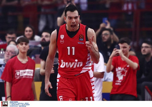 Ολυμπιακός: &quot;Σλούκα, αλάνι, για πάντα στο λιμάνι&quot; (video)
