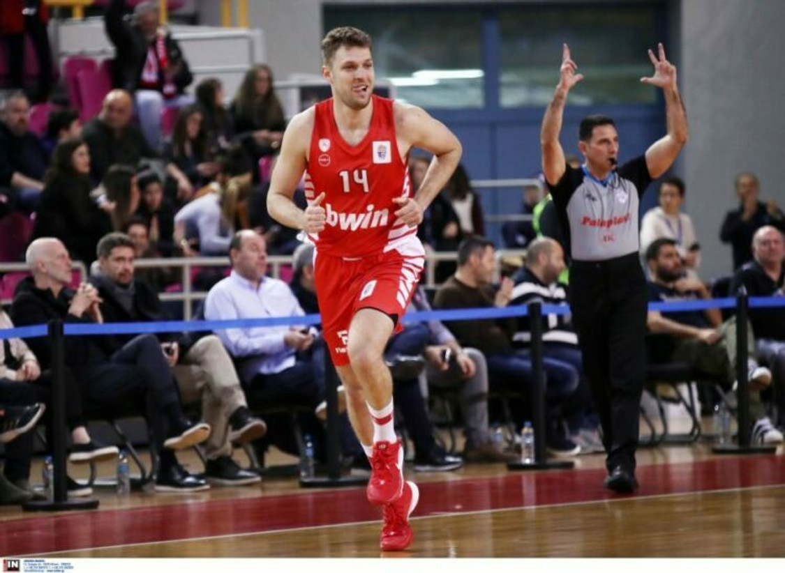 Βεζένκοφ: Θα μπορούσε κι ο Παπανικολάου το MVP