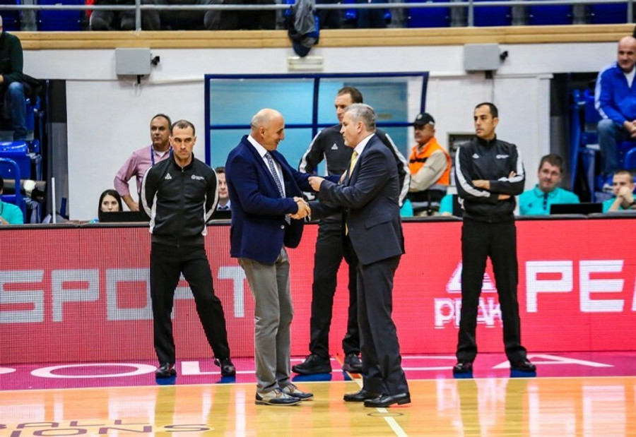 Ζούρος: ''Κλειδί η άμυνα μας στο δεύτερο ημίχρονο'' (vid)