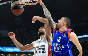 Εφές-Αρμάνι Μιλάνο 77-65: Τρομερό ξέσπασμα στο τέλος και... 2-1 (pics &amp; vids)