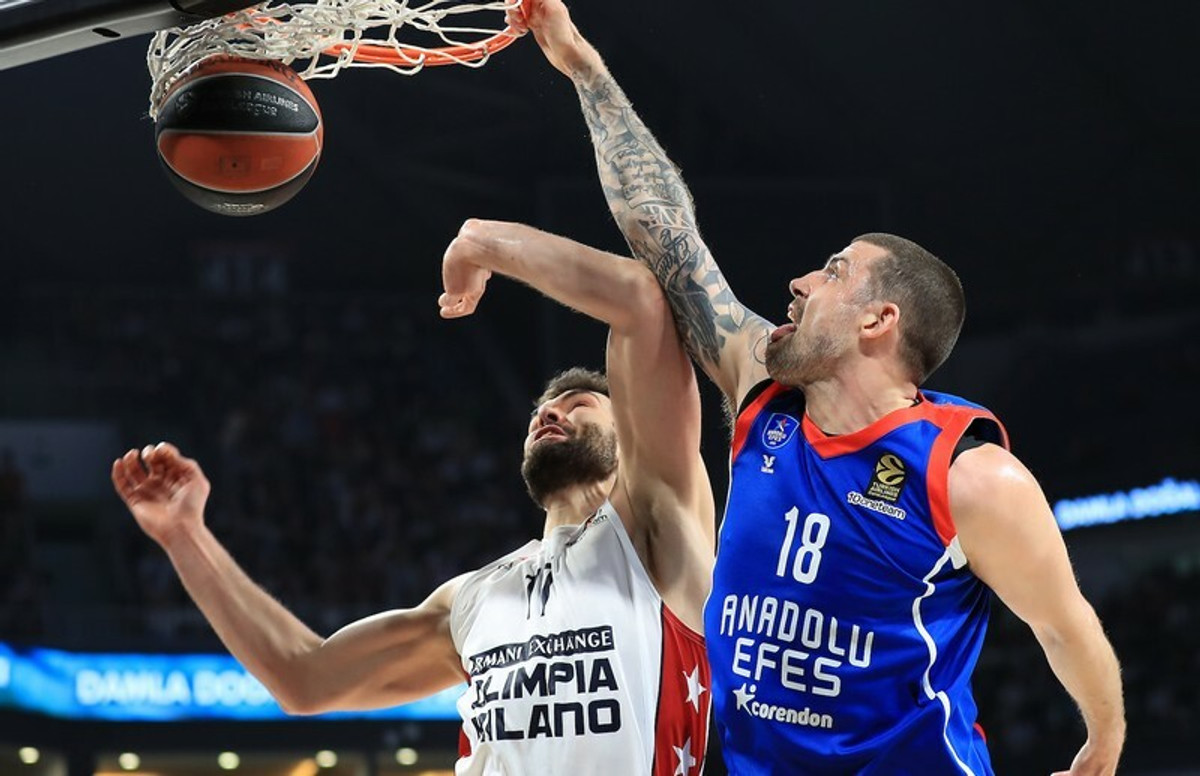 Εφές-Αρμάνι Μιλάνο 77-65: Τρομερό ξέσπασμα στο τέλος και... 2-1 (pics &amp; vids)
