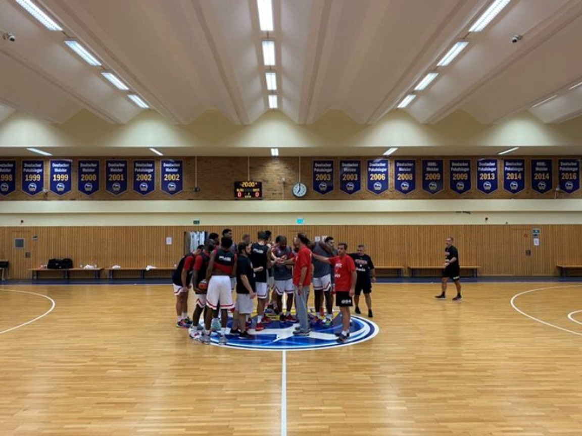 Ολυμπιακός: Προπόνηση στο Βερολίνο πριν από την Άλμπα