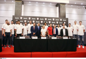 Ολυμπιακός και Bwin παρουσίασαν τη συνεργασία τους (pics)