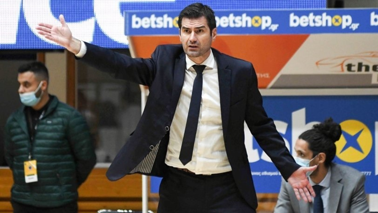 Καλύβας: &quot;Συγχαρητήρια στους παίκτες&quot;