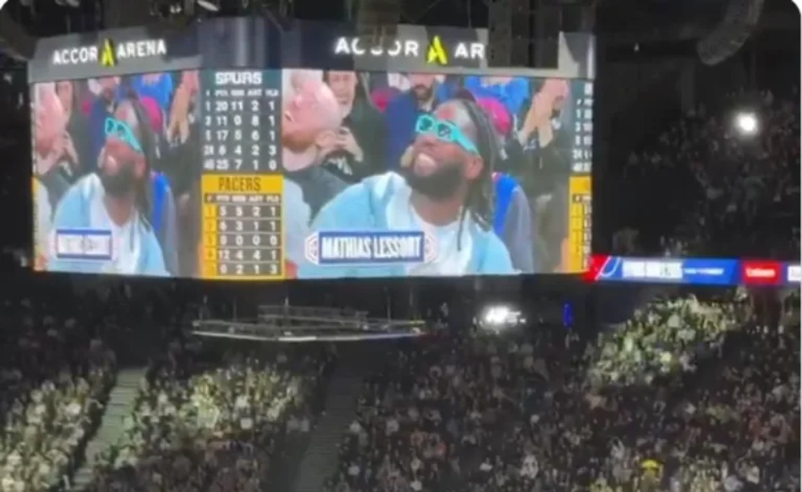 NBA Paris Games: Η αποθέωση του Ματίας Λεσόρ στην Accor Arena (video)