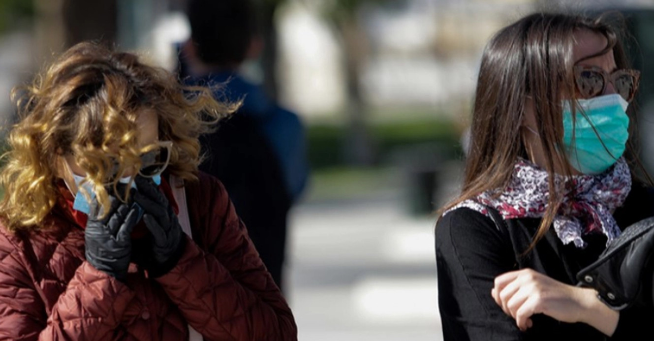 Κορονοϊός: Έρχεται μπλόκο στα απεριόριστα SMS και χρονικό όριο μετακινήσεων