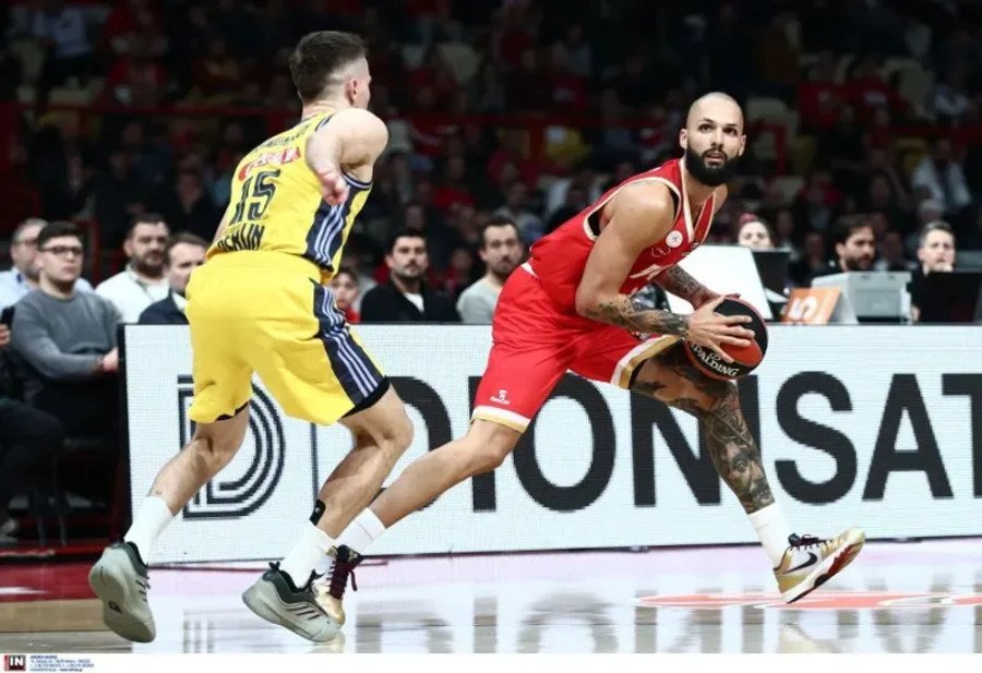 Ο Φουρνιέ έσωσε τον Ολυμπιακό, 90-85 την Άλμπα