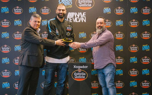 Το βραβείο του MVP Δεκεμβρίου στον Κώστα Βασιλειάδη ! (pics)