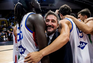 Ποτσέκο: Νικάμε όποτε... απαντά στο τηλέφωνο ο Πολονάρα