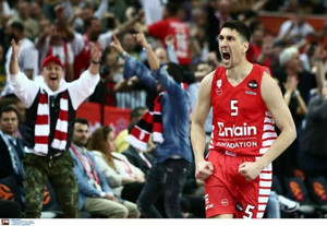 Ολυμπιακός: Ανανέωσε μέχρι το 2026 ο Λαρεντζάκης (vids)