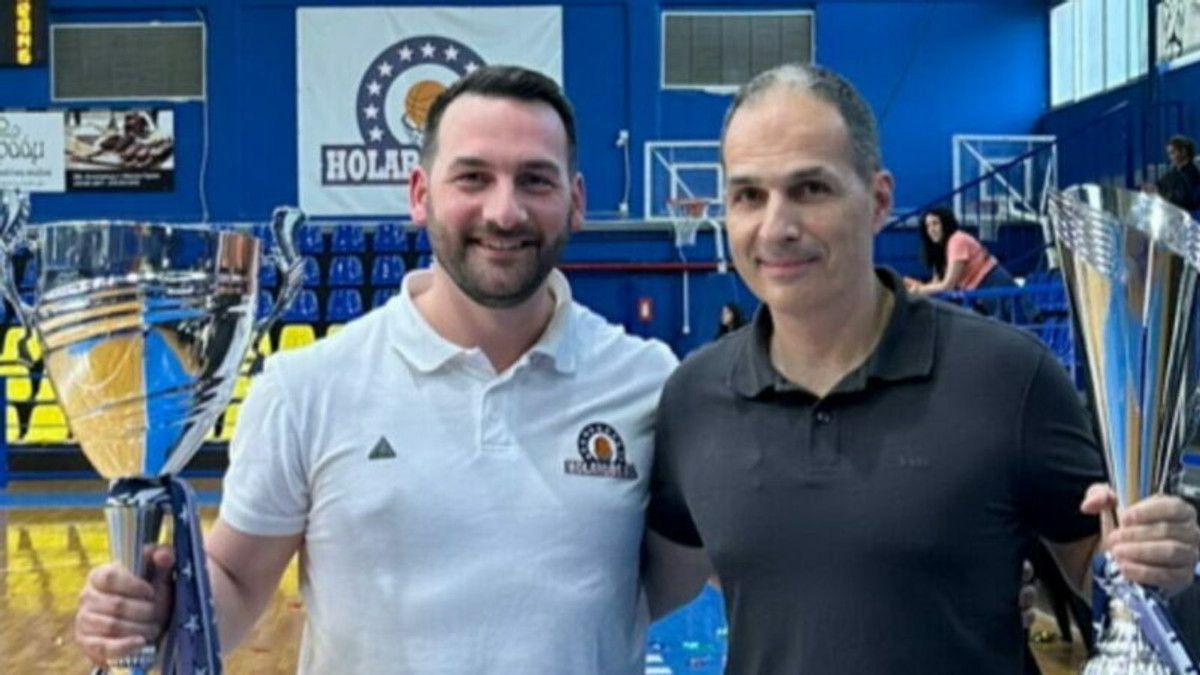 Θωμόπουλος: &quot;Ο Χολαργός δεν έχει ταβάνι&quot;