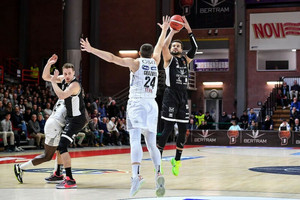 Lega Basket: Έχασε η Τρέντο πριν από τον Άρη, ήττες και για Βίρτους-Μιλάνο-Πρίφτη (vids)