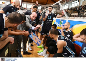 Καντζούρης: &quot;Πολύ μεγάλη νίκη&quot; - Μίλερ: &quot;Μας έφερε σε δύσκολη θέση ο Απόλλωνας&quot; (vids)
