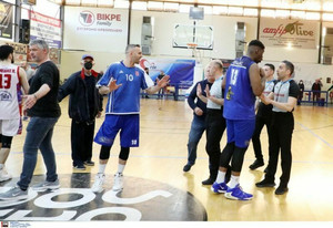 Καβάλα: Διαμαρτυρία για τον Ξενικάκη (pics)