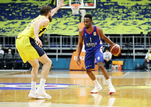 Πρωταθλήτρια Τουρκίας η Εφές 93-66 και 3-0 τη Φενέρμπαχτσε