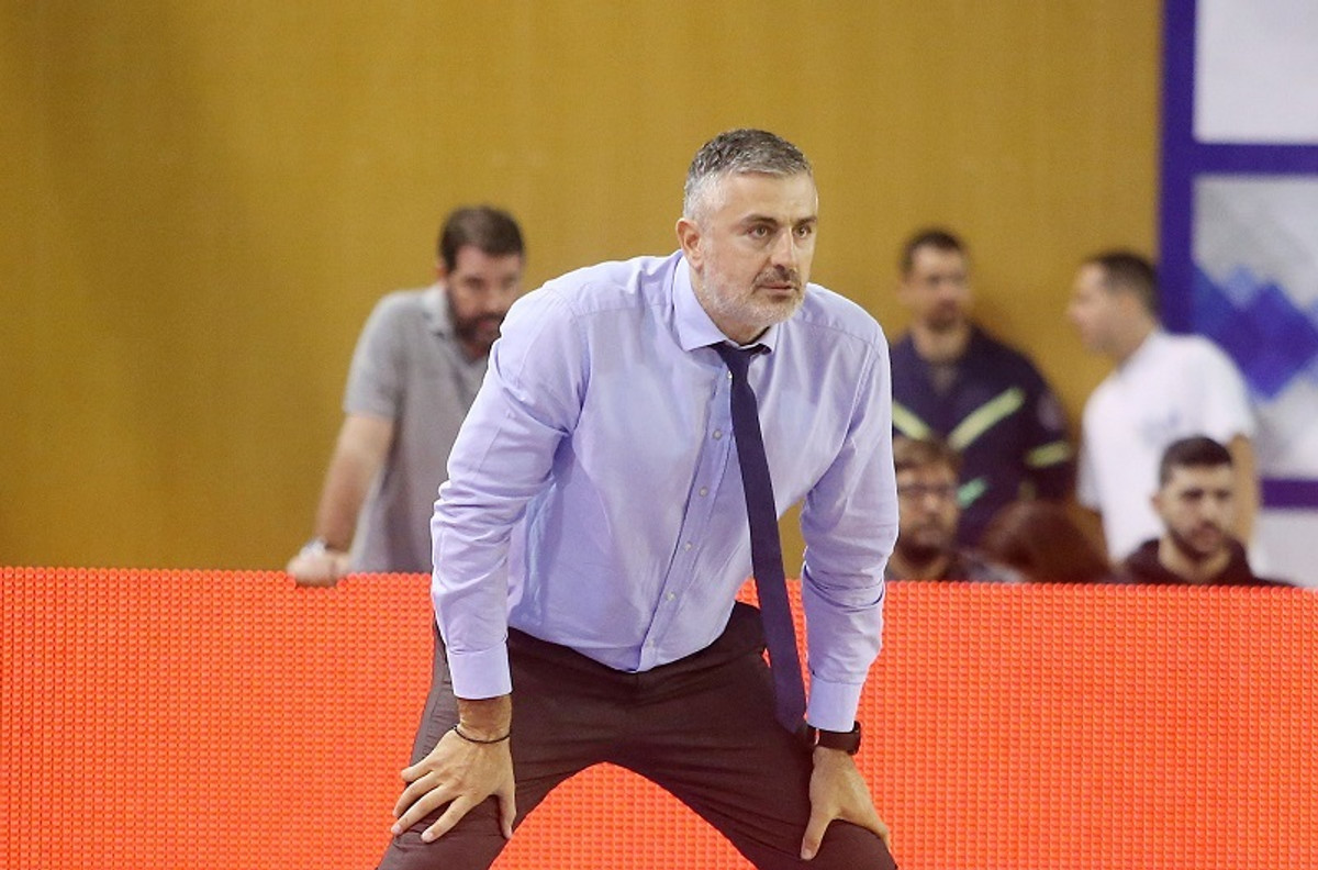 Απόλλωνας Πάτρας: Ανακοίνωσε την παραμονή του Νίκου Βετούλα