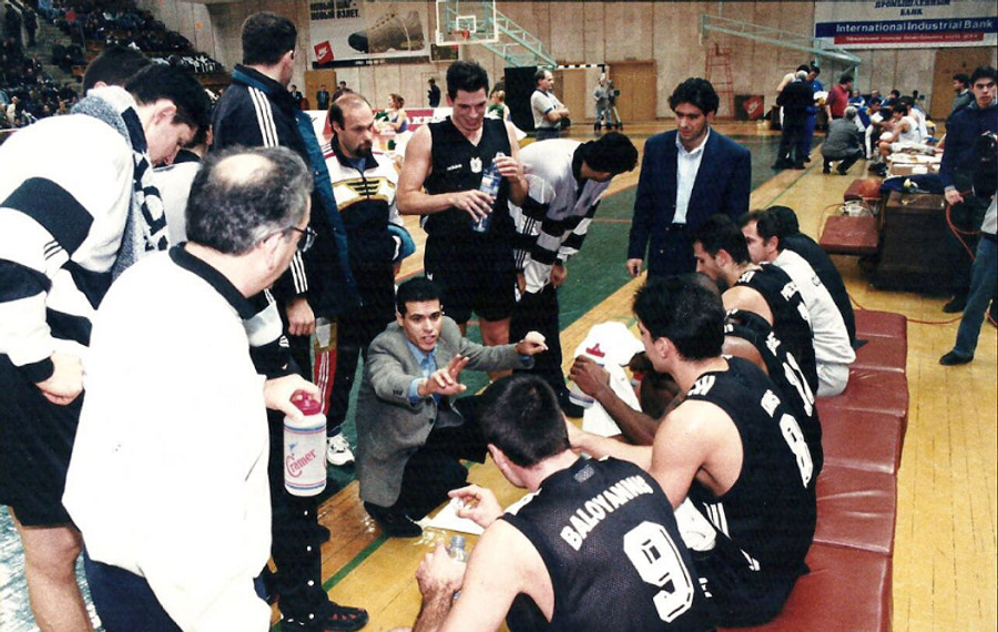 Το πρώτο παιχνίδι του Ιτούδη ως head coach το 1995... στη Μόσχα! (pics)