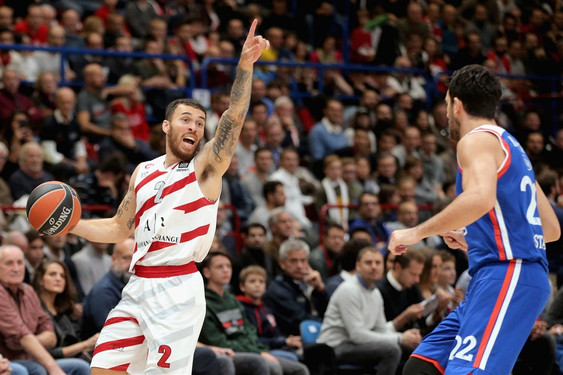 Με τρίποντη βόμβα του Μάικ Τζέιμς η Αρμάνι 81-80 την Εφές