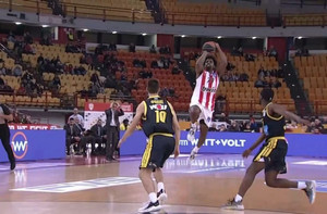Ολυμπιακός-Άρης: Το φοβερό buzzer beater του ΜακΚίσικ στη λήξη του δεκαλέπτου (vid)