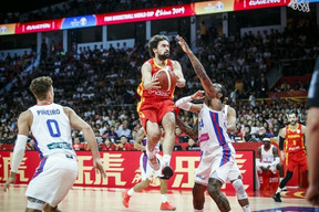 Με Ισπανία-Ιταλία, το τζάμπολ στη Β&#039; φάση - Το πρόγραμμα και η TV της Παρασκευής