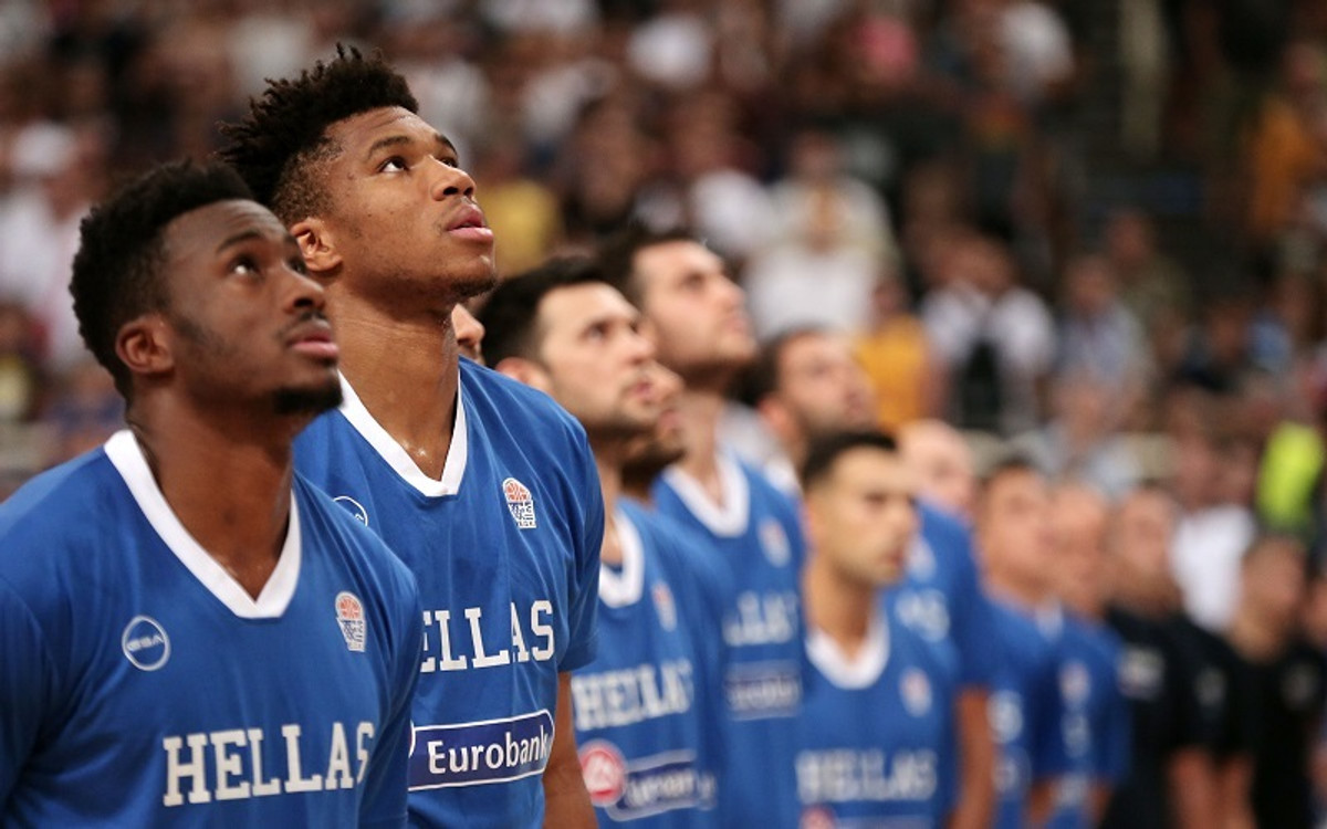 Τα photo clicks από το show Εθνικής και Γιάννη (pics)
