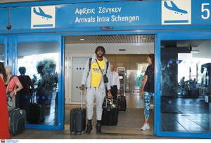 Στην Ελλάδα για το Περιστέρι ο Κρις Κόφι (pics)