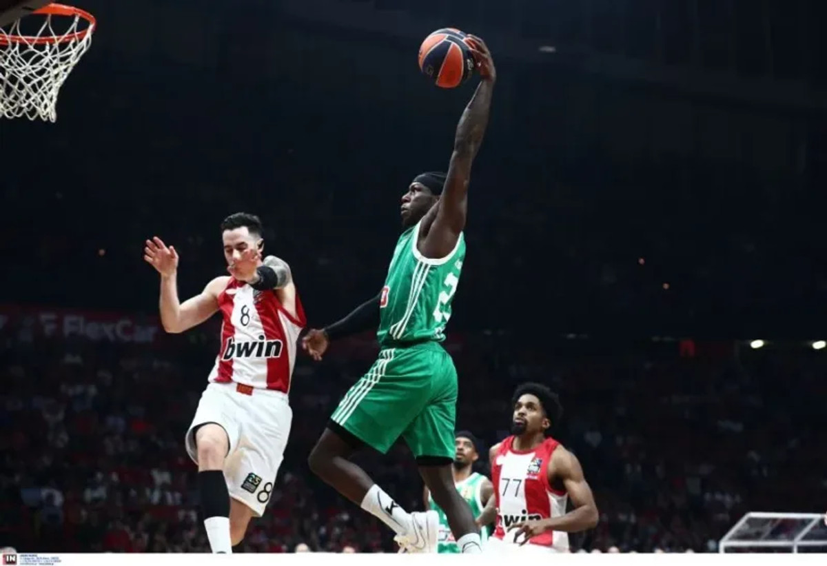 Mε κάρφωμα Ναν και ασίστ Βεζένκοφ το Top-10 της EuroLeague (video)