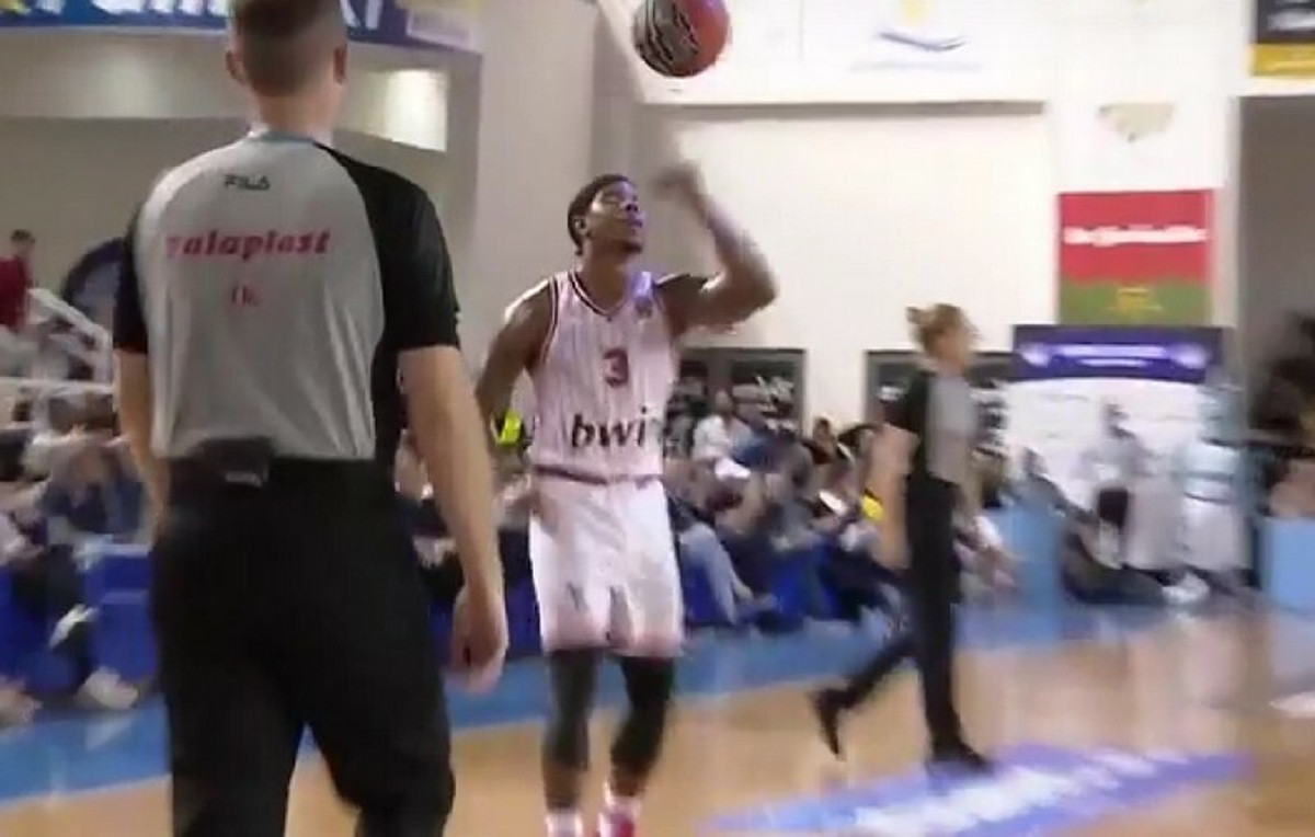 Το show του Κάνααν με την μπάλα (vid)