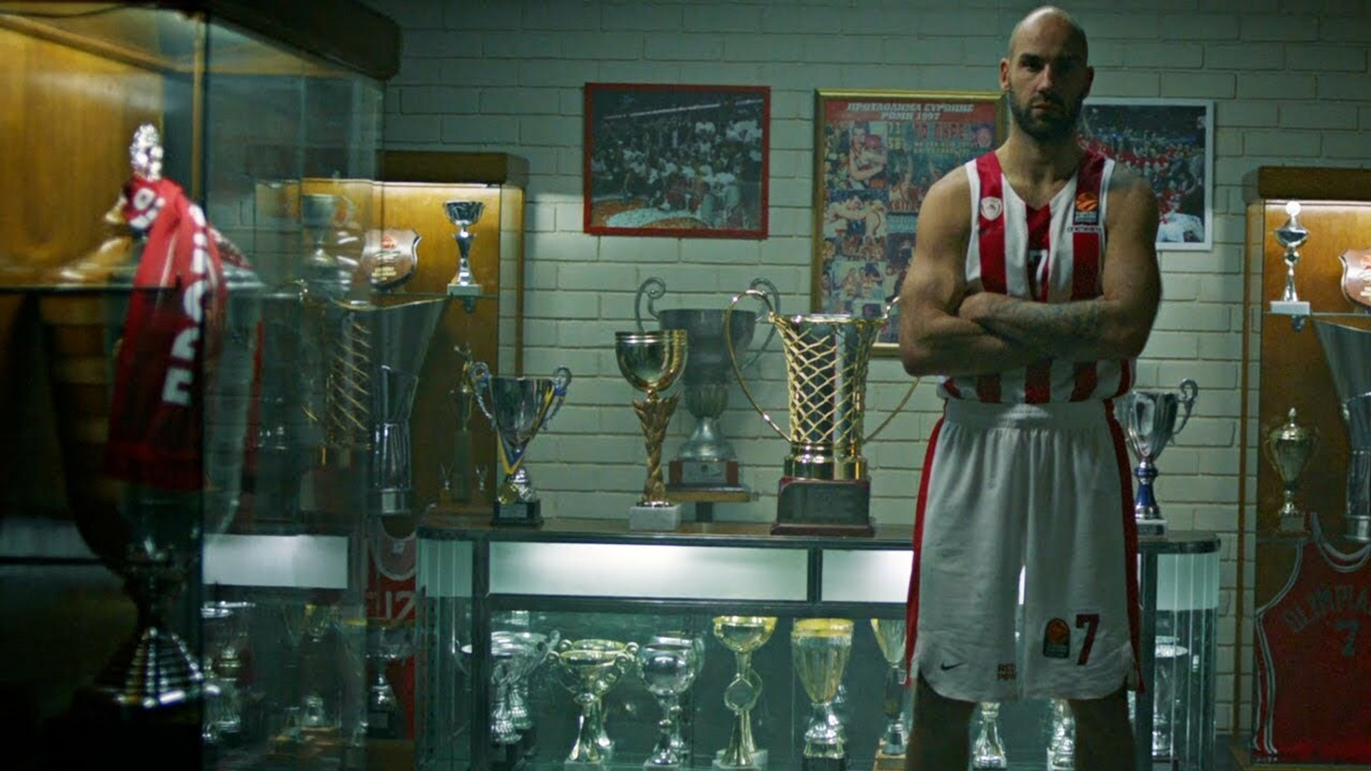 &quot;Πόσο ζυγίζει ένας θρύλος&quot;; Η διαφήμιση της BWIN για τον Ολυμπιακό