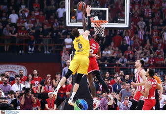 EuroLeague Magic Moment της σεζόν η εκπληκτική τάπα του Ράιτ στον Βέσελι